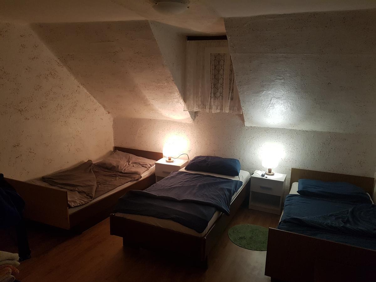 Guesthouse Osvald Жировниця Екстер'єр фото