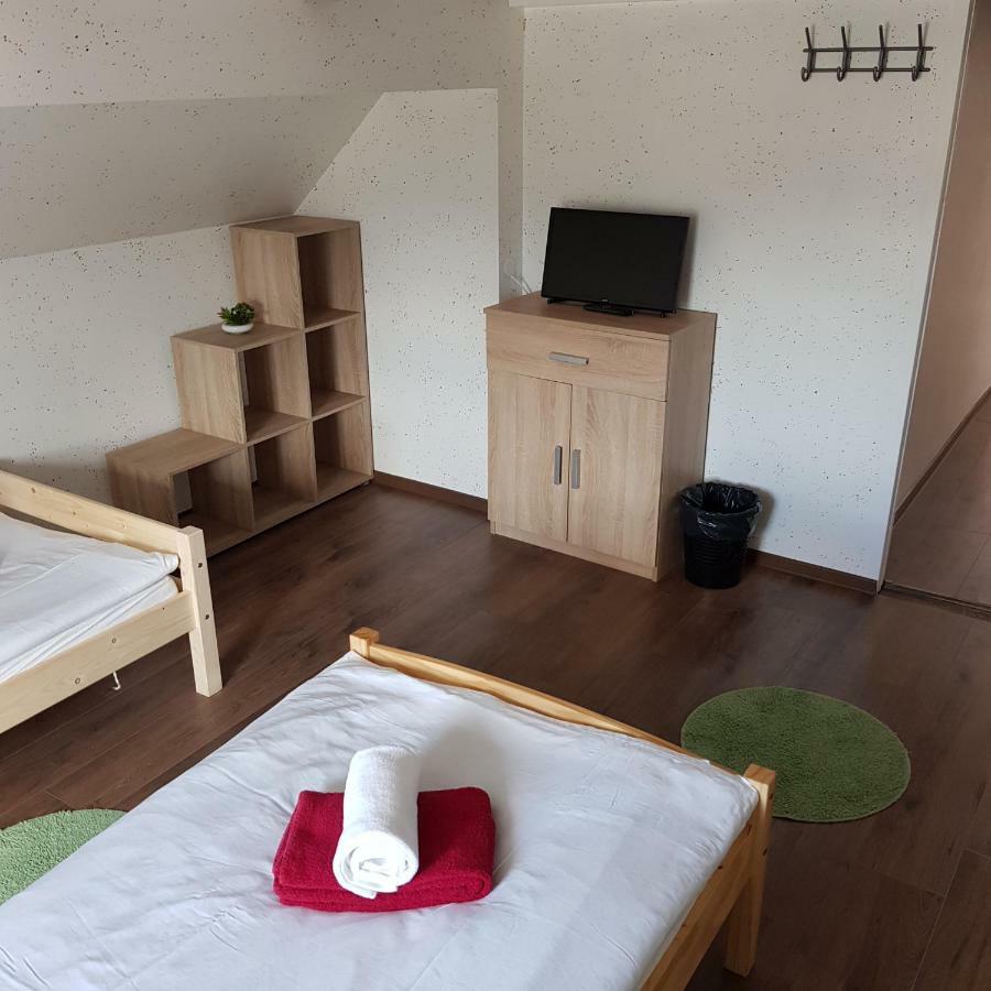 Guesthouse Osvald Жировниця Екстер'єр фото
