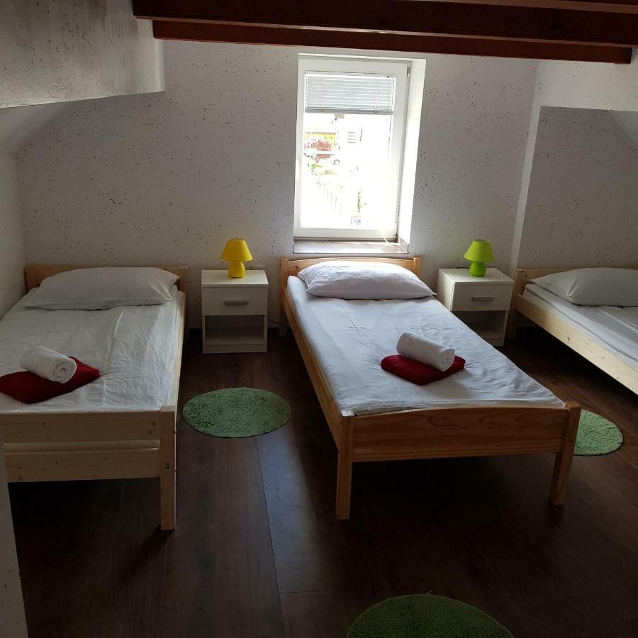 Guesthouse Osvald Жировниця Екстер'єр фото