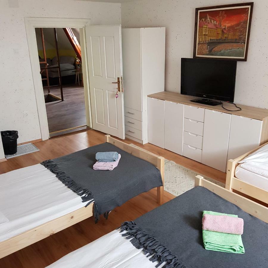 Guesthouse Osvald Жировниця Екстер'єр фото