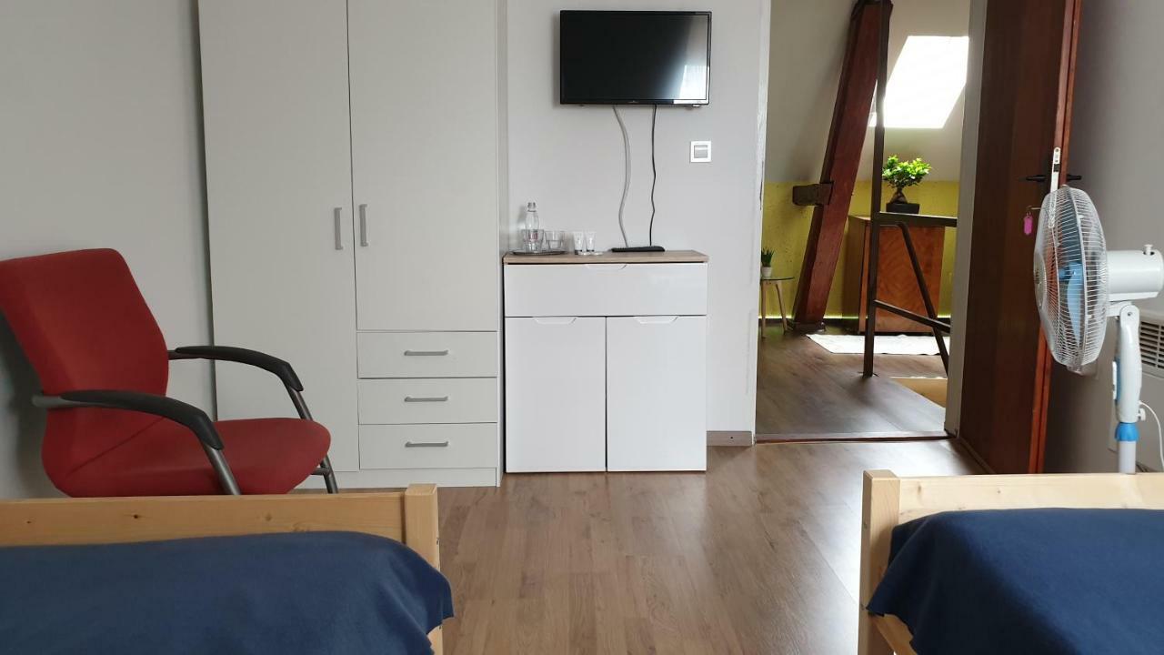Guesthouse Osvald Жировниця Екстер'єр фото