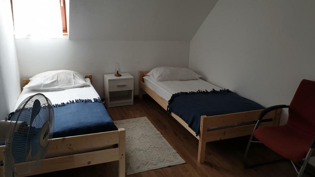 Guesthouse Osvald Жировниця Екстер'єр фото