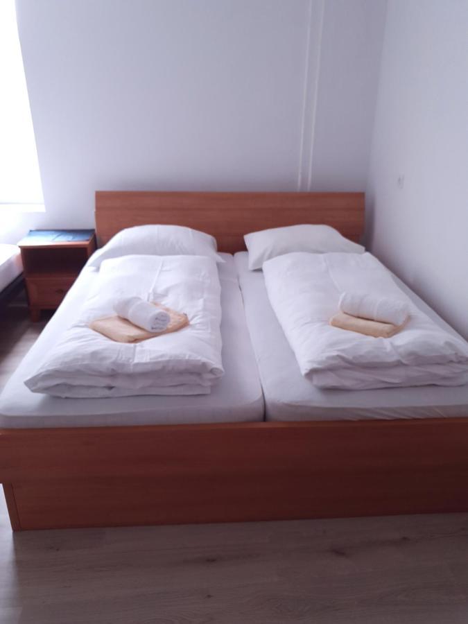 Guesthouse Osvald Жировниця Екстер'єр фото