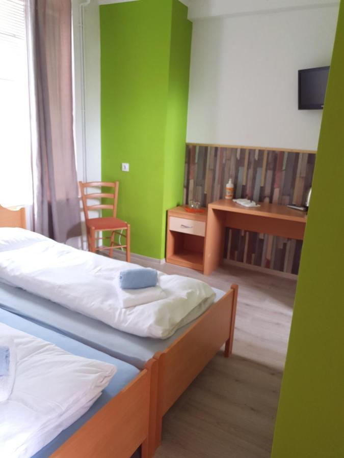 Guesthouse Osvald Жировниця Екстер'єр фото