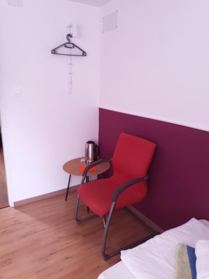 Guesthouse Osvald Жировниця Екстер'єр фото