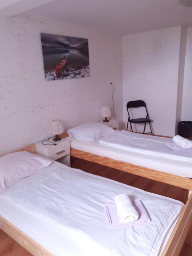 Guesthouse Osvald Жировниця Екстер'єр фото