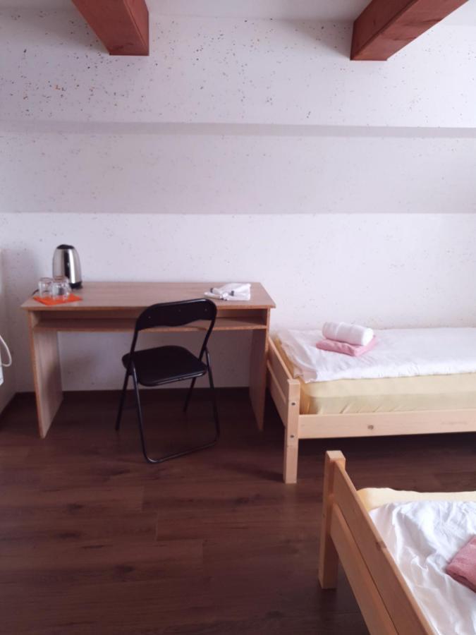 Guesthouse Osvald Жировниця Екстер'єр фото