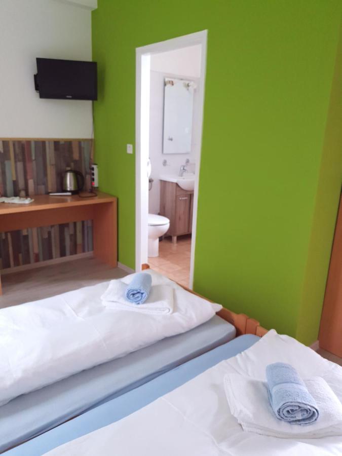 Guesthouse Osvald Жировниця Екстер'єр фото
