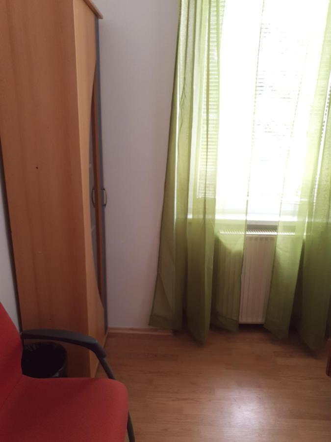 Guesthouse Osvald Жировниця Екстер'єр фото